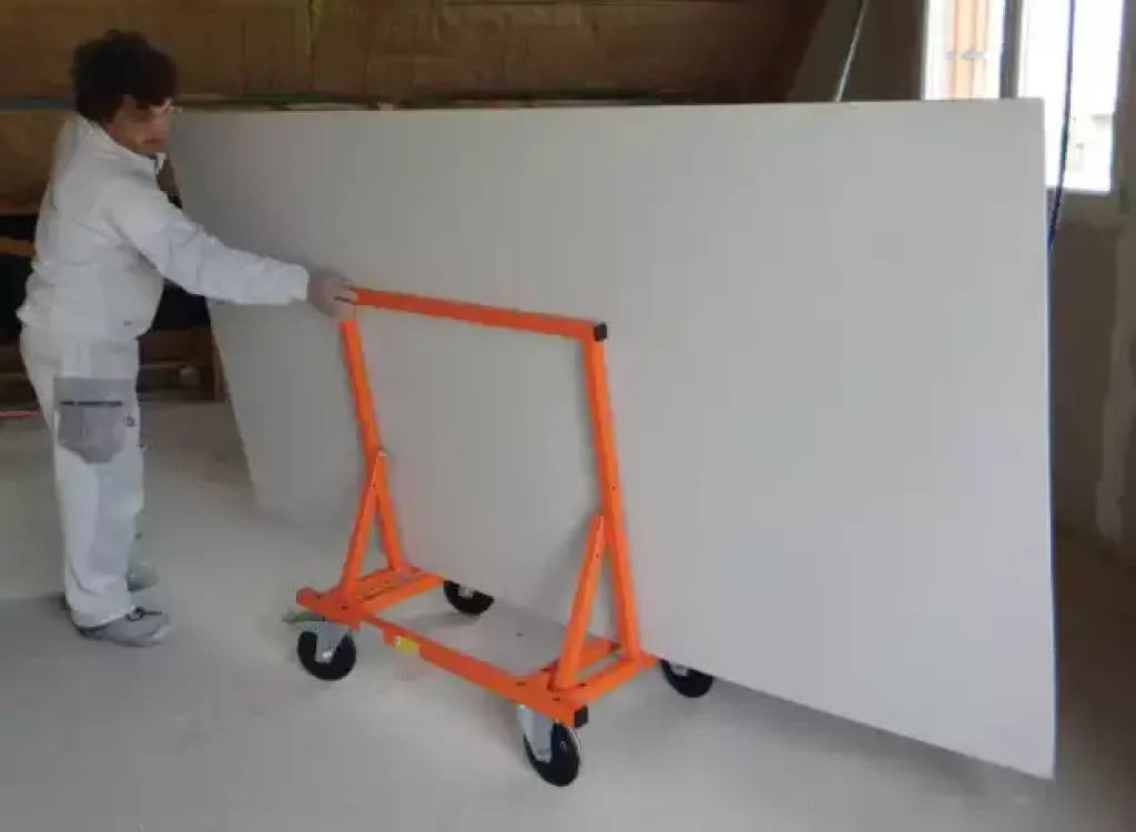 Utilisation d'un chariot à plaque pour faciliter la manutention